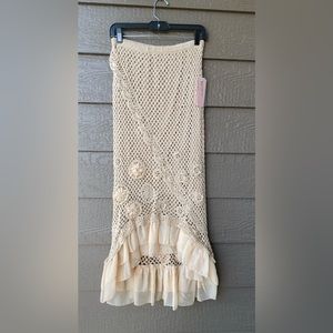 BANDOLINO Beige Crochet/Knit skirt Hight Low women’s size M